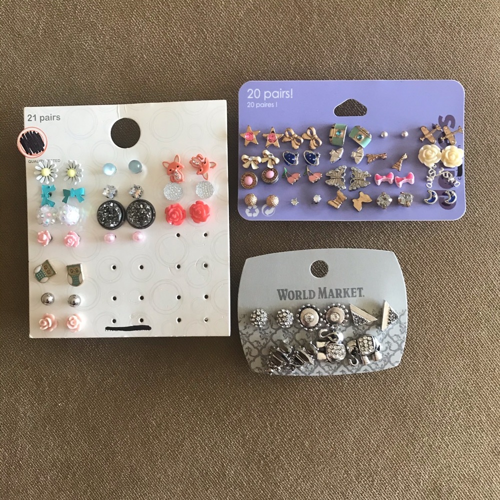 39 pairs of earrings